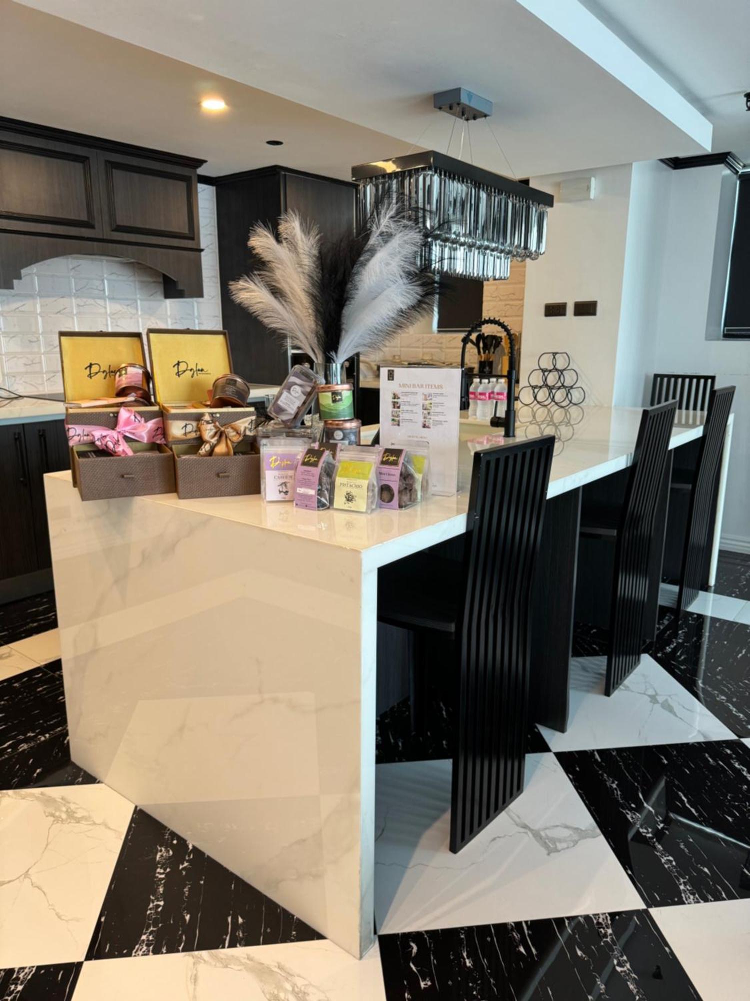 Апартаменти Makati Prime Luxury Маніла Екстер'єр фото