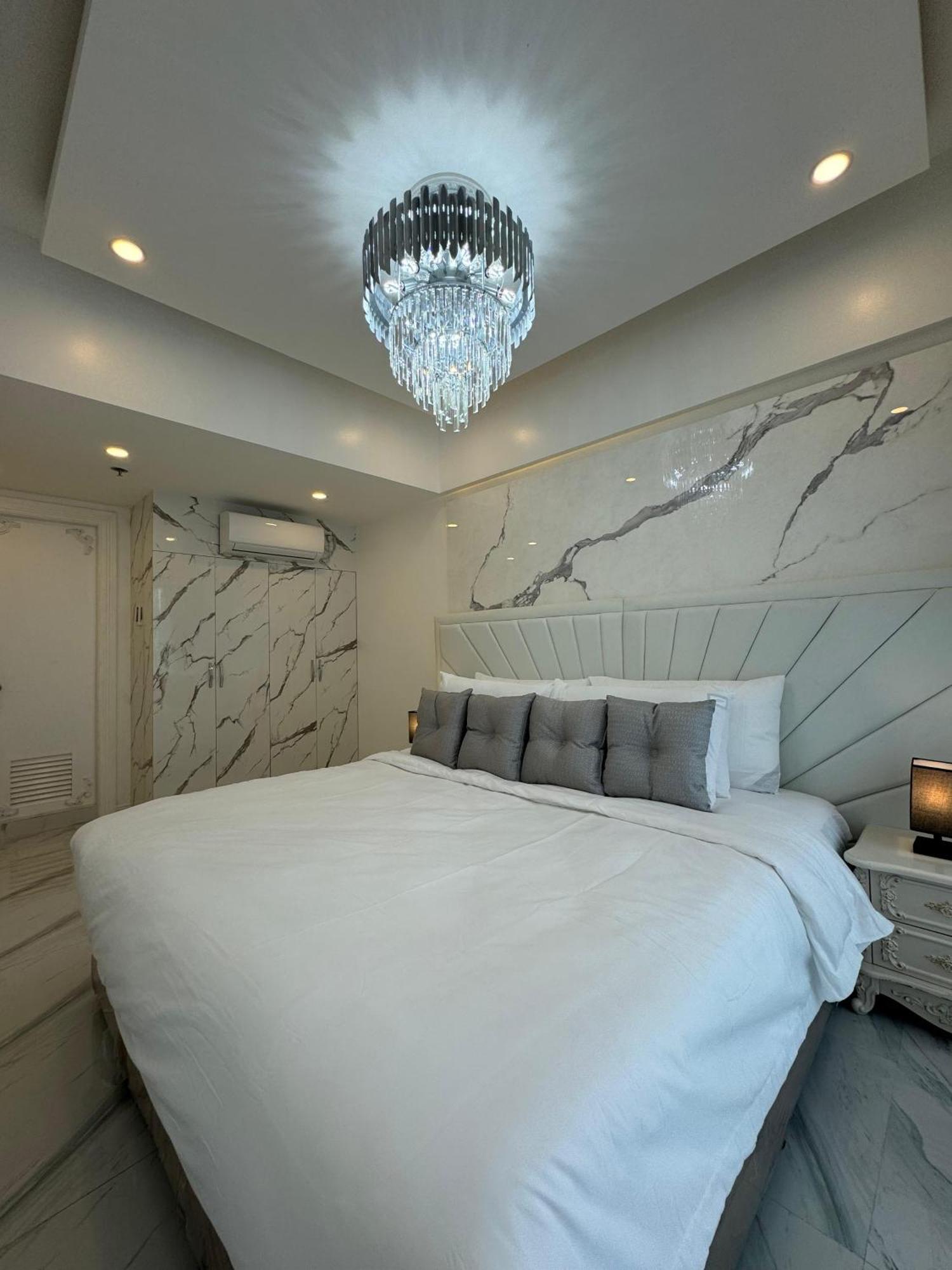 Апартаменти Makati Prime Luxury Маніла Екстер'єр фото