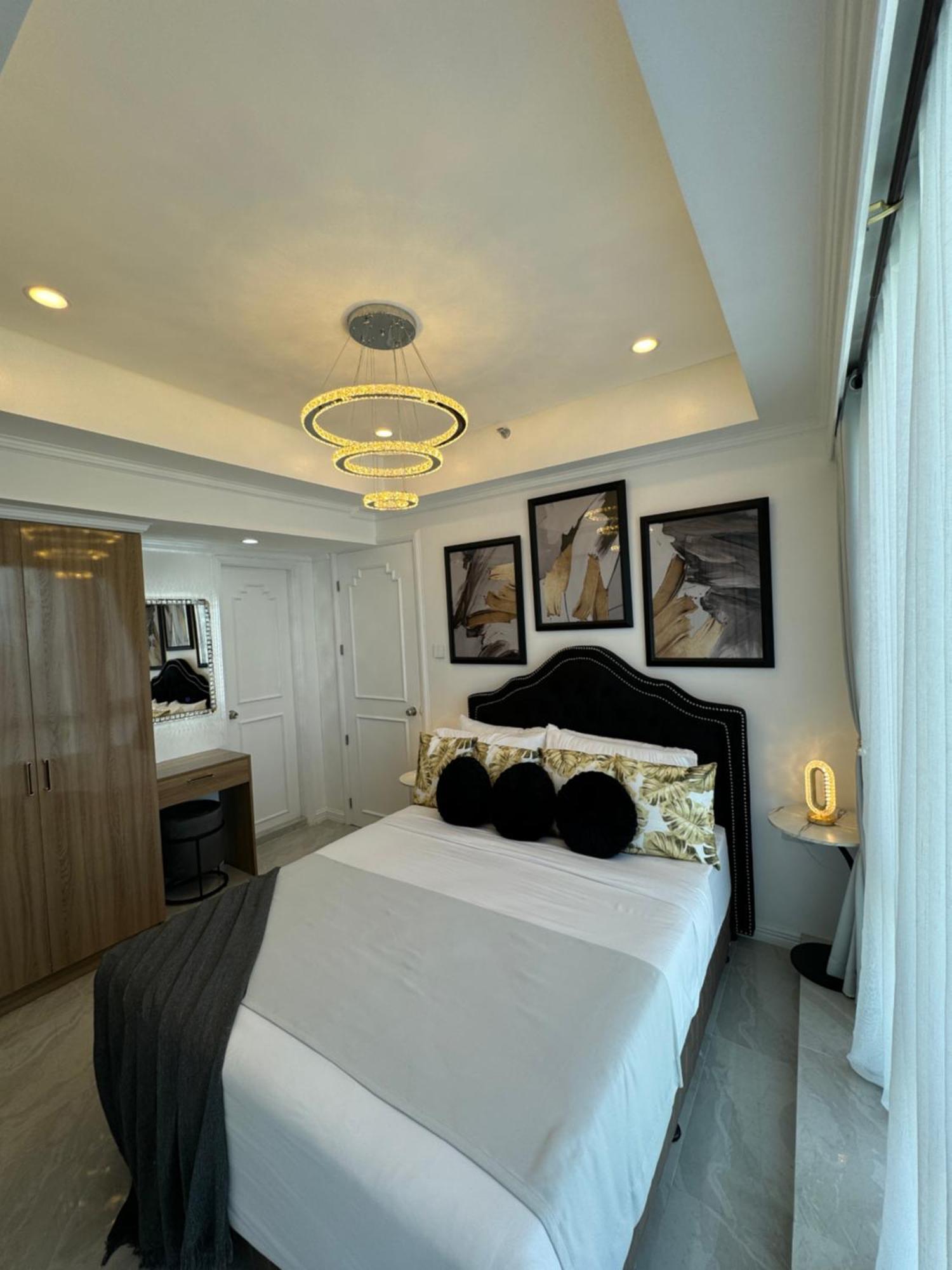 Апартаменти Makati Prime Luxury Маніла Екстер'єр фото